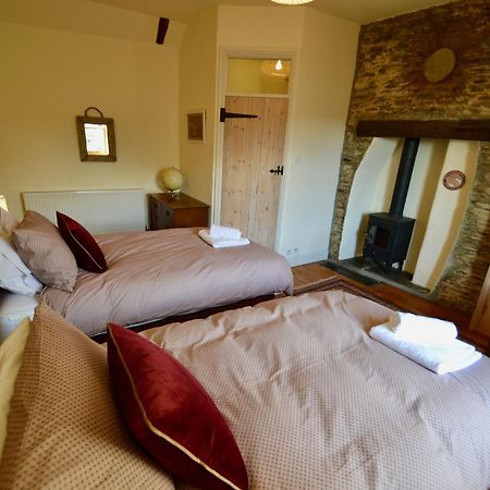 Holwell Holistic Retreat Bed & Breakfast Barnstaple Exterior photo